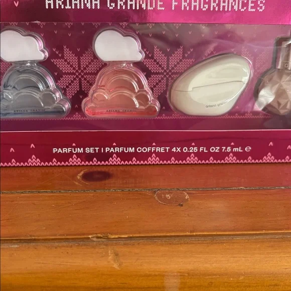 Ariana Grande Perfume Set - Picture 2 of 5